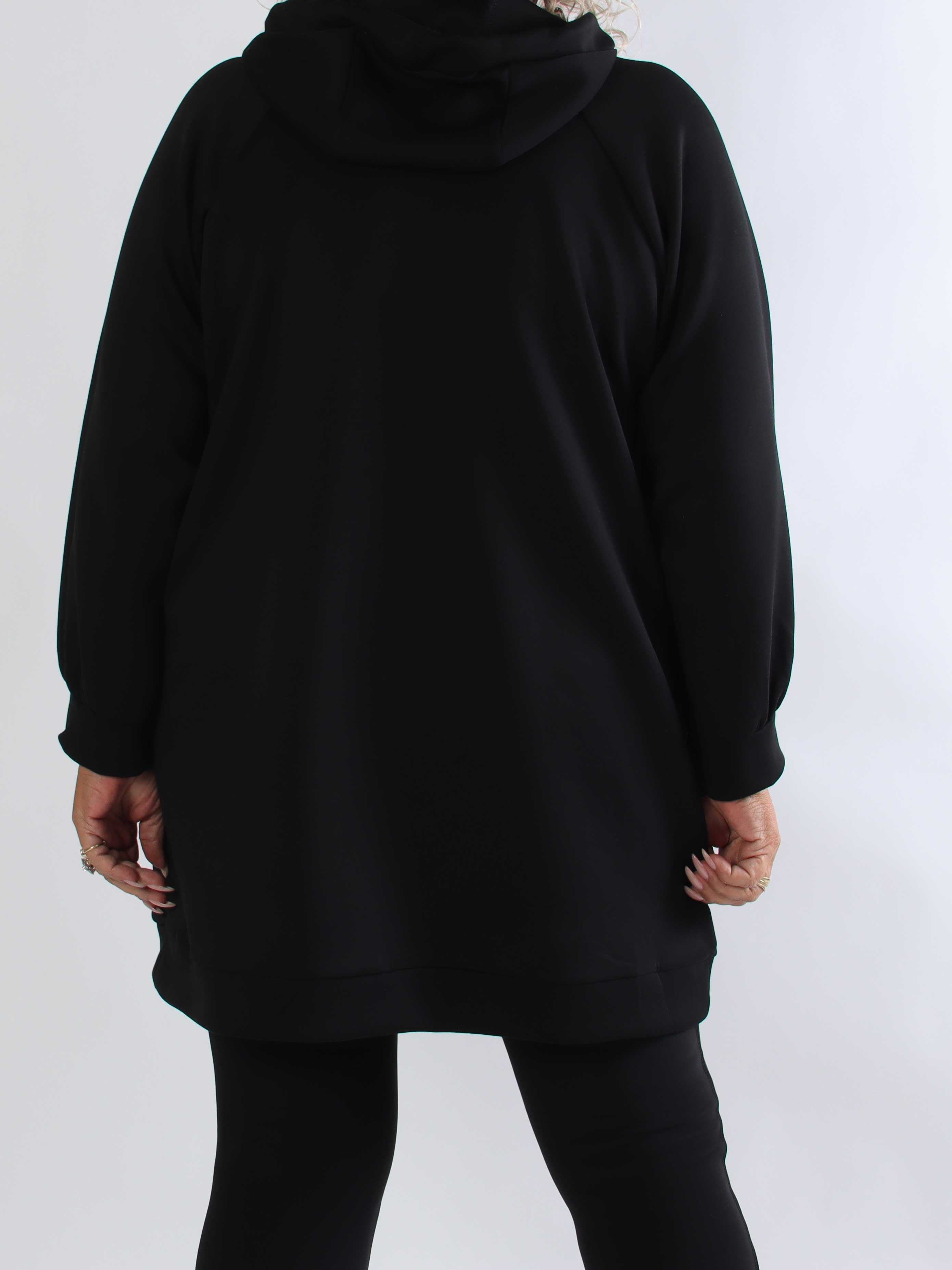 Thalia - Blød plus size joggingkjole med VOGUE stående på brystet